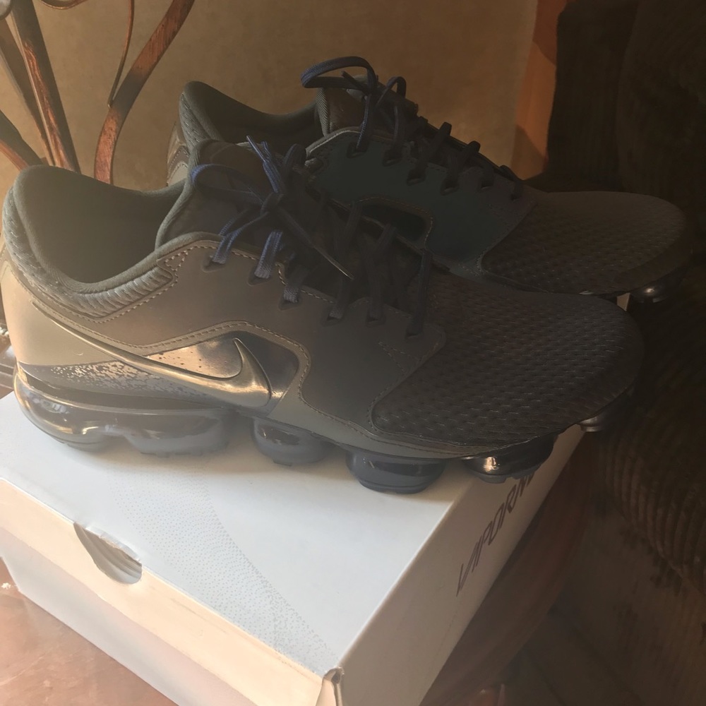 SOLD🌟Nike Air VaporMax R🌟